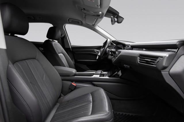 2020 AUDI E-TRON - 32