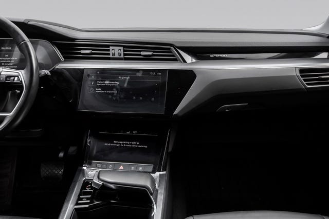 2020 AUDI E-TRON - 23