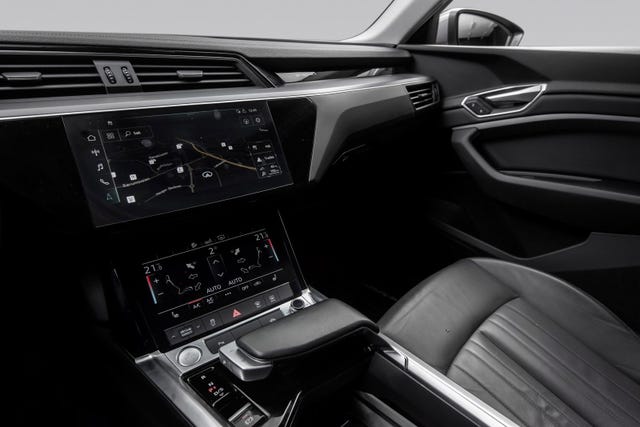 2020 AUDI E-TRON - 24