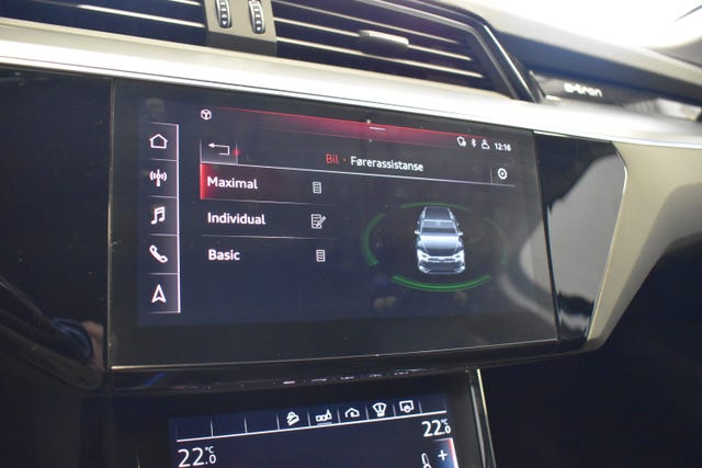 2020 AUDI E-TRON - 26