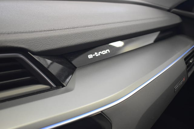 2020 AUDI E-TRON - 19