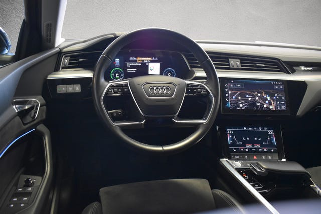 2020 AUDI E-TRON - 11