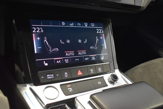 2020 AUDI E-TRON - 28