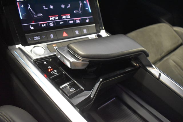 2020 AUDI E-TRON - 29