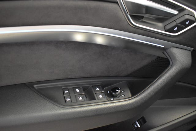 2020 AUDI E-TRON - 16