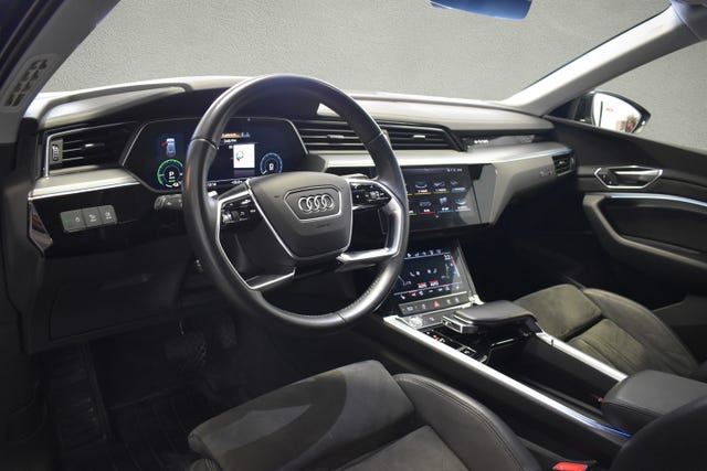 2020 AUDI E-TRON - 10