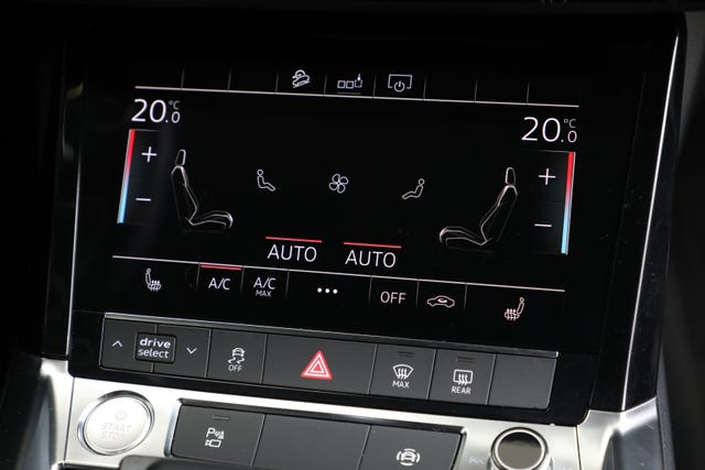 2020 AUDI E-TRON - 32