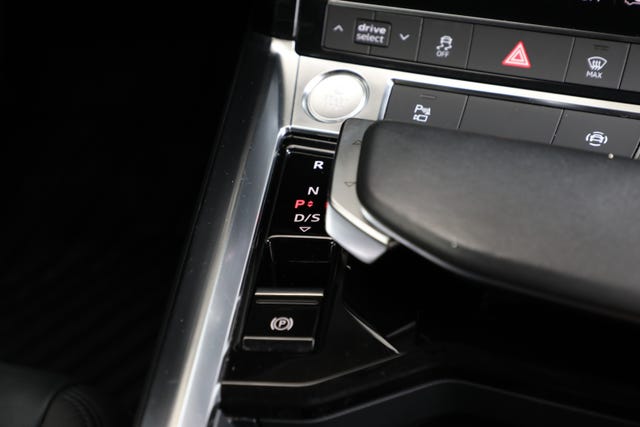 2020 AUDI E-TRON - 20