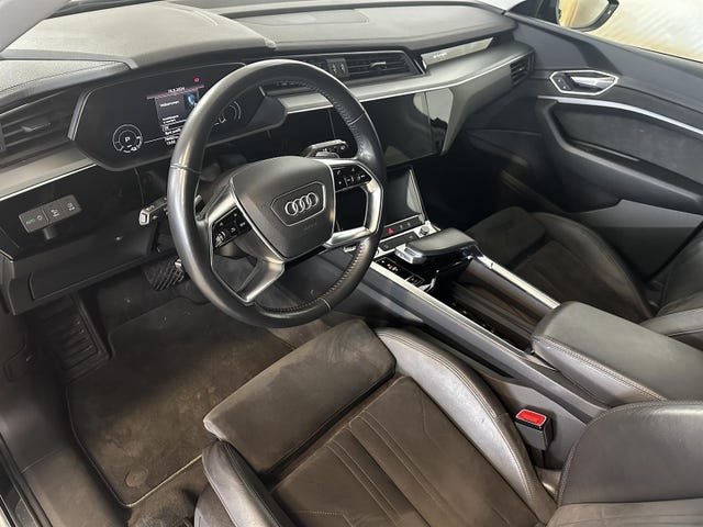 2020 AUDI E-TRON - 11