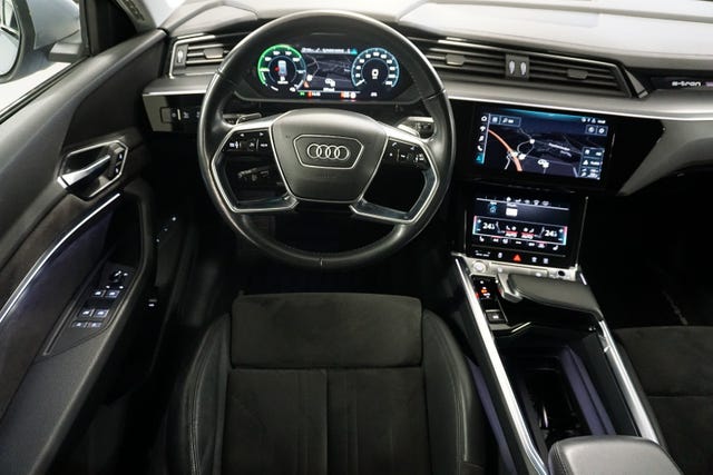 2020 AUDI E-TRON - 11