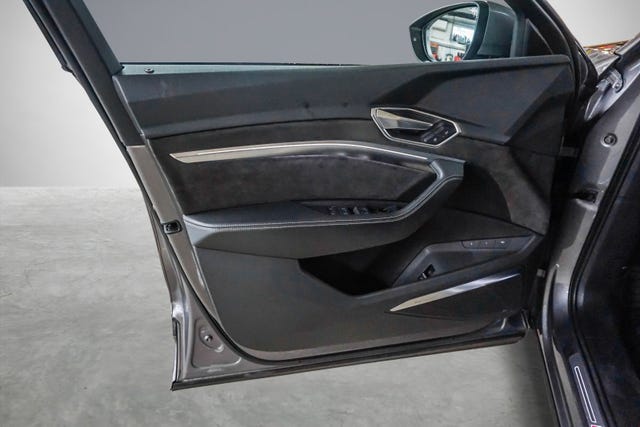 2020 AUDI E-TRON - 10