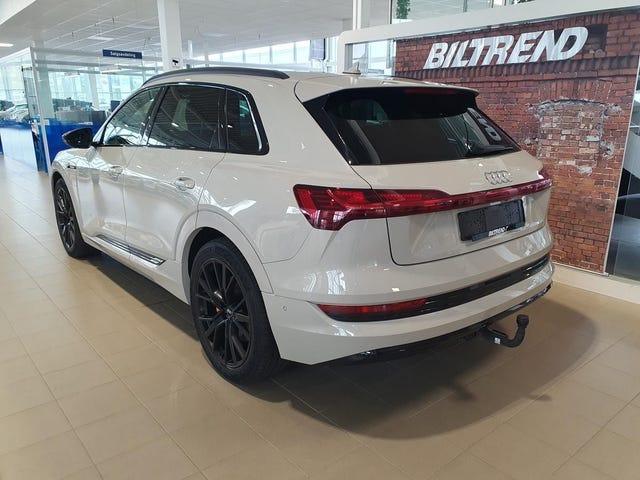 WAUZZZGE1LB013946 2020 AUDI E-TRON-2