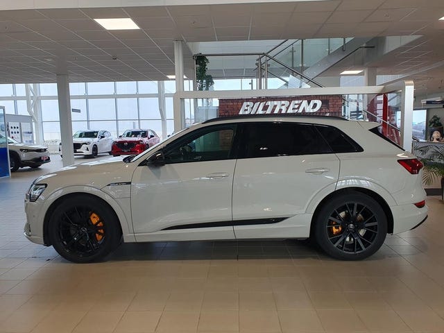 WAUZZZGE1LB013946 2020 AUDI E-TRON-1