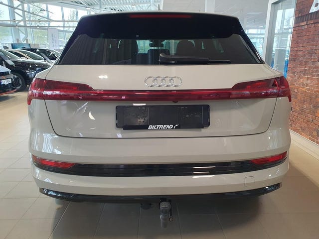 WAUZZZGE1LB013946 2020 AUDI E-TRON-3