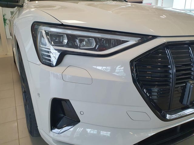 WAUZZZGE1LB013946 2020 AUDI E-TRON-5