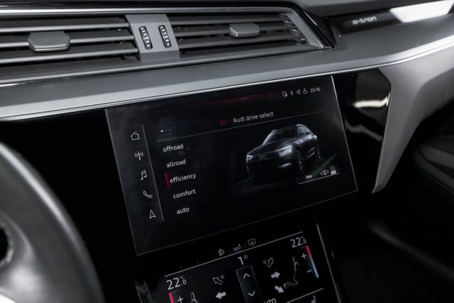 2020 AUDI E-TRON - 14