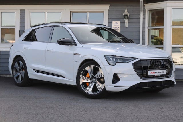 WAUZZZGE4LB003718 2020 AUDI E-TRON-2