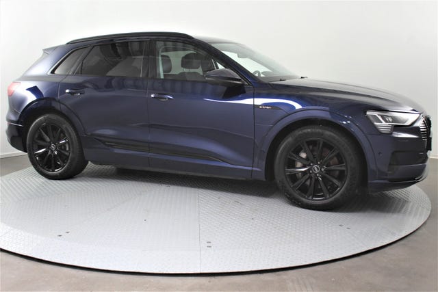 WAUZZZGEXMB018600 2021 AUDI E-TRON-1