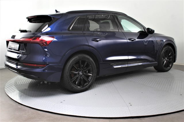 WAUZZZGEXMB018600 2021 AUDI E-TRON-2