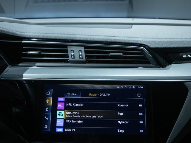 2020 AUDI E-TRON - 16