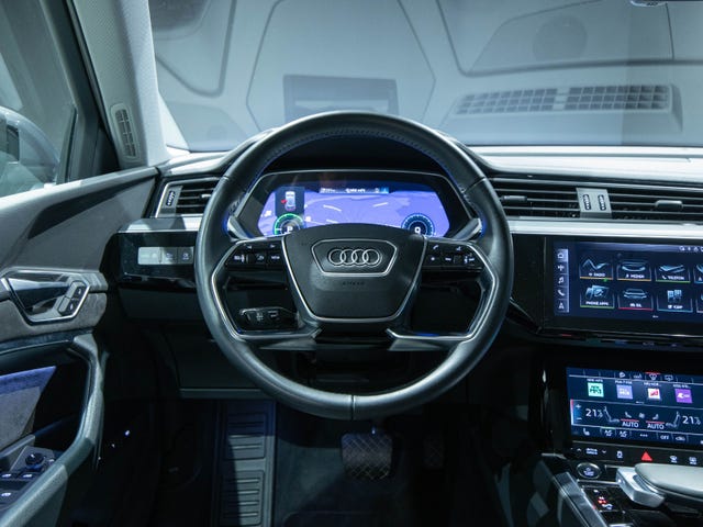 2020 AUDI E-TRON - 12