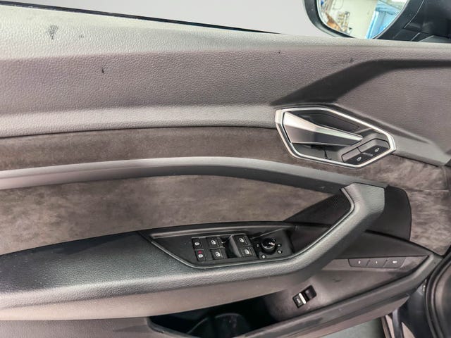 2020 AUDI E-TRON - 9