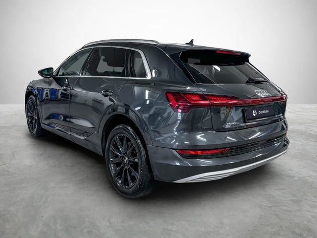 WAUZZZGE7LB000747 2020 AUDI E-TRON-2