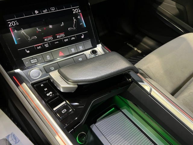 2020 AUDI E-TRON - 27
