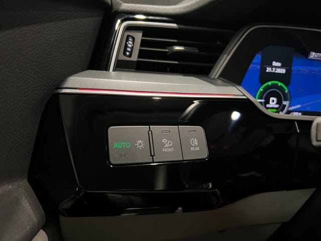2020 AUDI E-TRON - 18