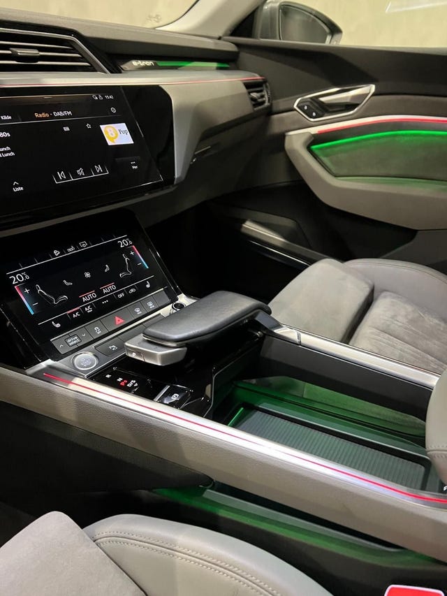 2020 AUDI E-TRON - 28
