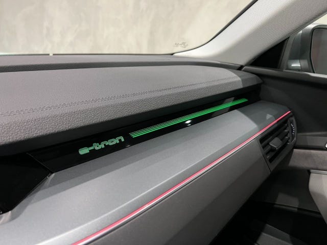 2020 AUDI E-TRON - 31