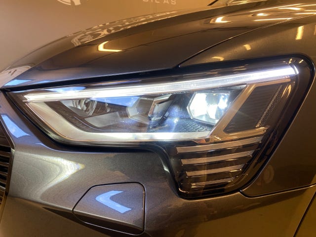 2020 AUDI E-TRON - 12