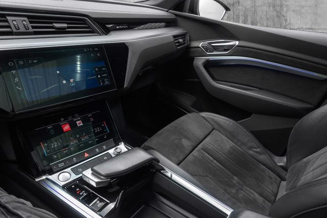2020 AUDI E-TRON - 11