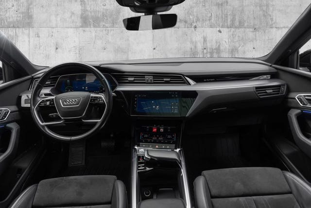 2020 AUDI E-TRON - 25