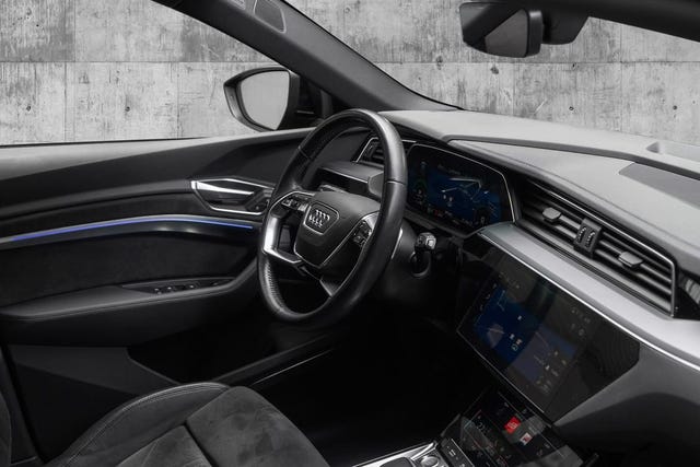 2020 AUDI E-TRON - 31
