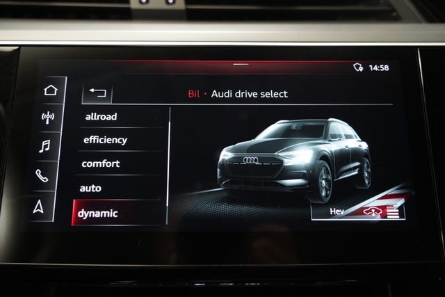 2020 AUDI E-TRON - 12