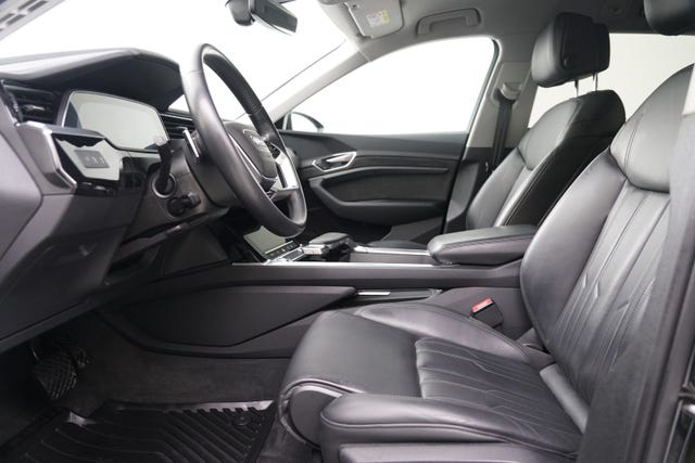 WAUZZZGE1LB021836 2020 AUDI E-TRON-5