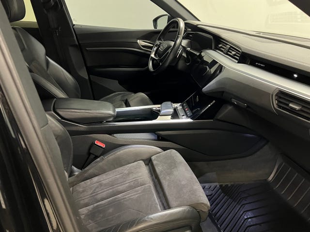 2020 AUDI E-TRON - 26