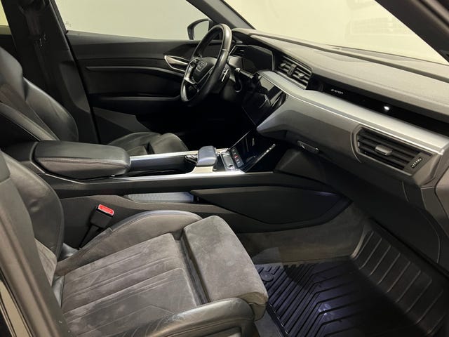 2020 AUDI E-TRON - 24