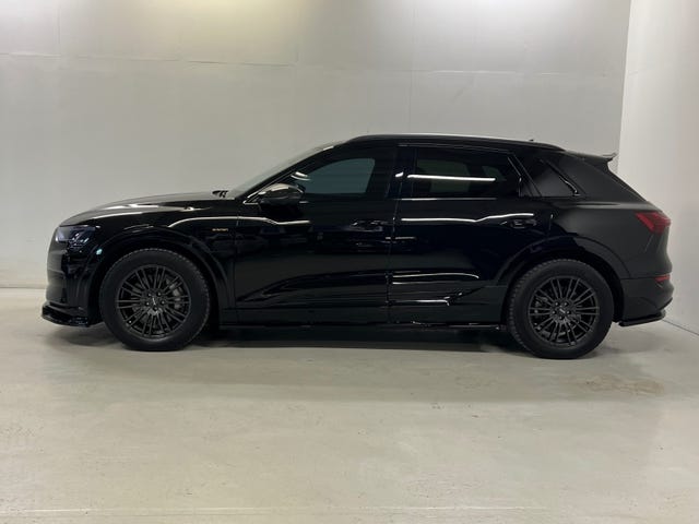 2020 AUDI E-TRON - 11