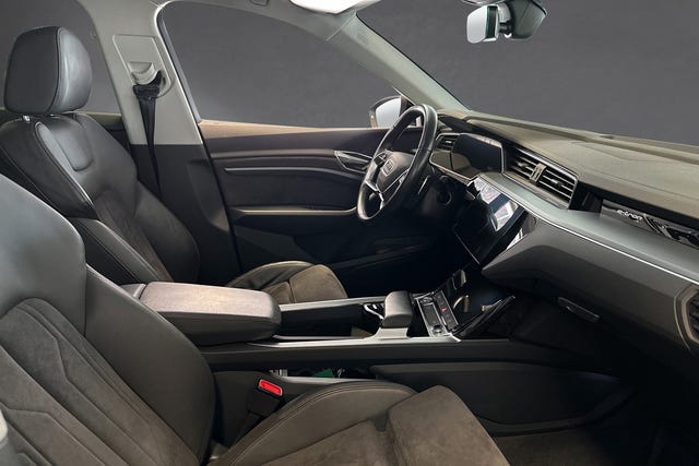2020 AUDI E-TRON - 11
