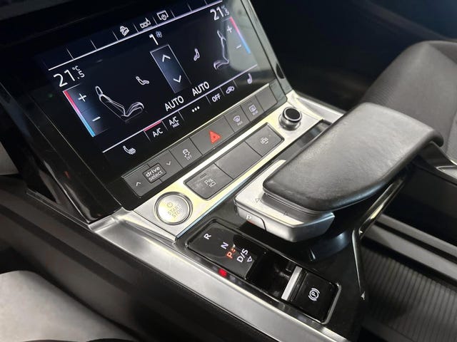 2020 AUDI E-TRON - 25