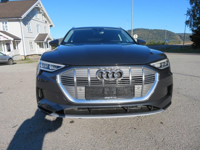 null 2020 AUDI E-TRON-3
