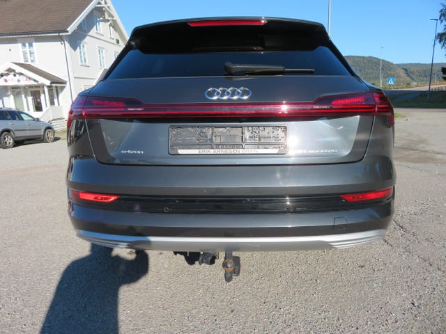 null 2020 AUDI E-TRON-1