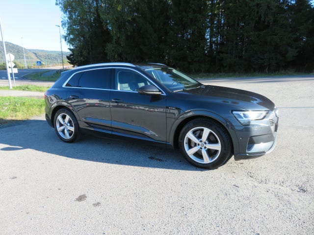 null 2020 AUDI E-TRON-2