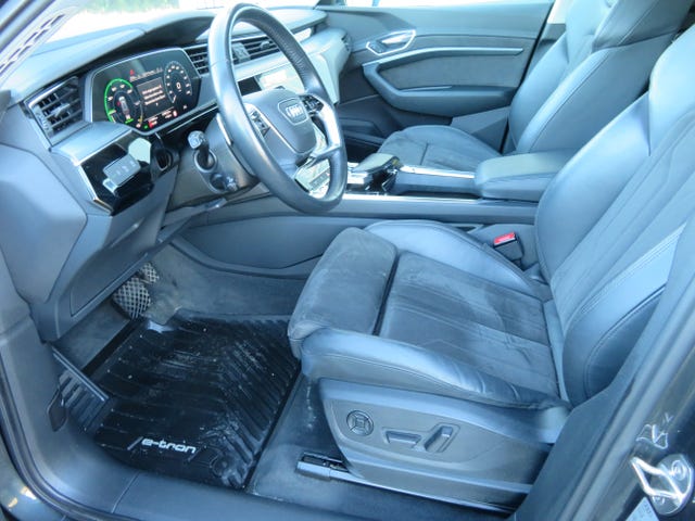 null 2020 AUDI E-TRON-5