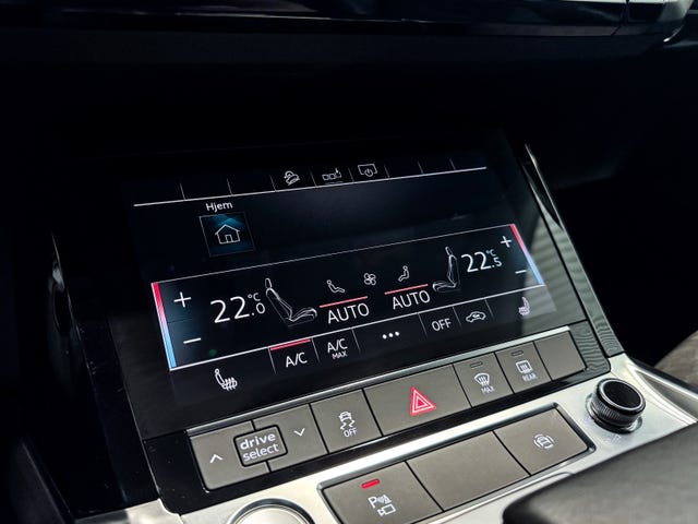 2020 AUDI E-TRON - 39