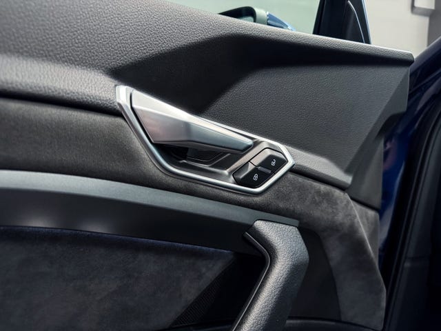 2020 AUDI E-TRON - 25