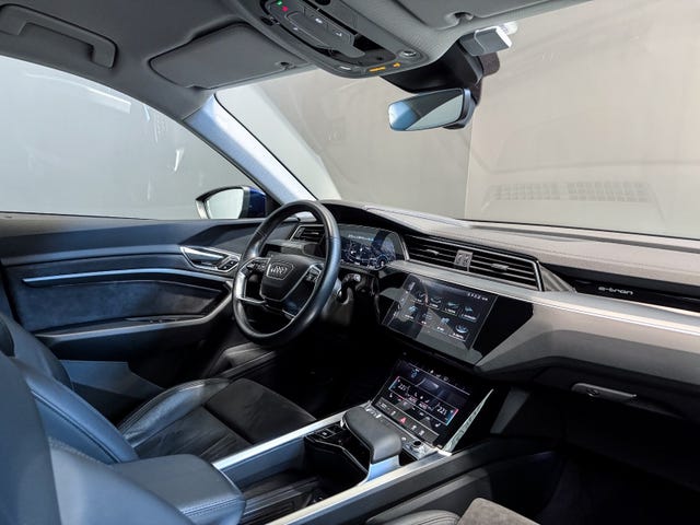 2020 AUDI E-TRON - 23