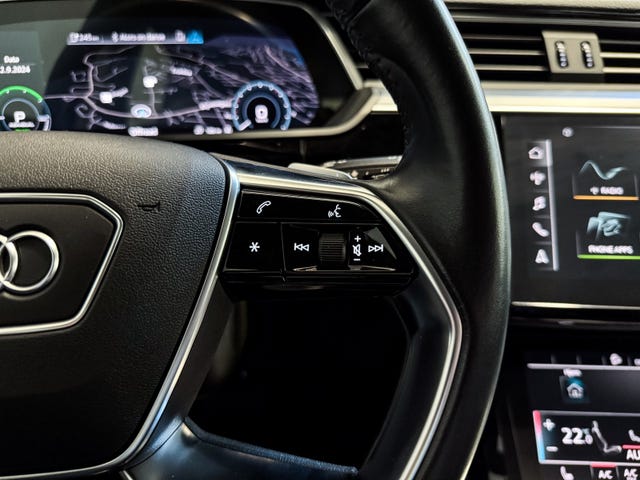 2020 AUDI E-TRON - 30
